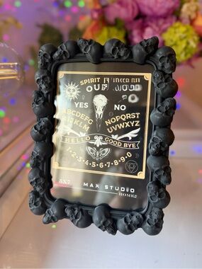 NWOT gothic black skull Halloween max studio tabletop Picture Frame 5x7